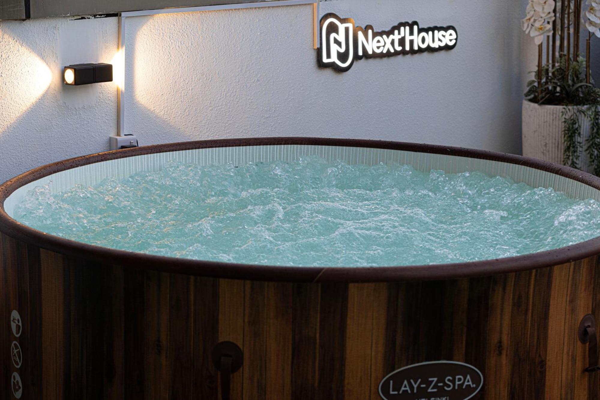 Next'House - Downtown Views Host Hostel Dubai Ngoại thất bức ảnh